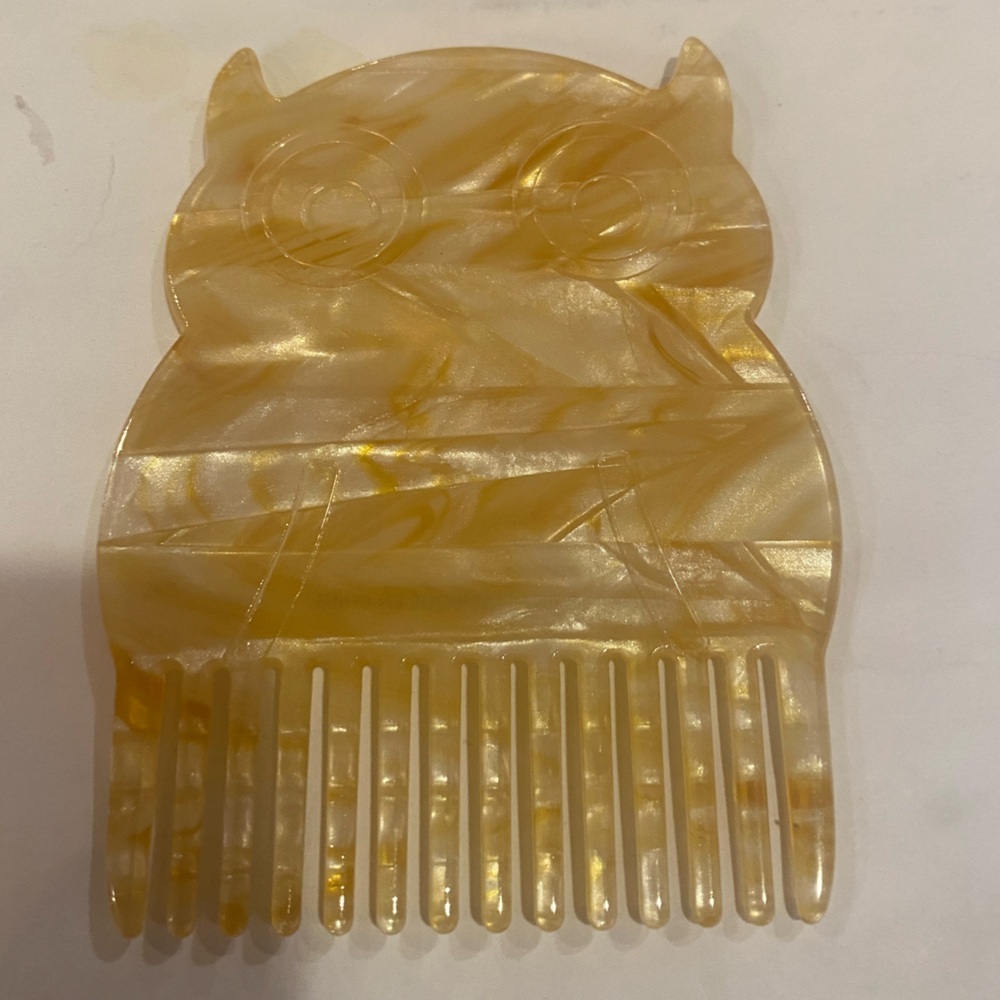 Anthropologie owl comb. muni novelty gold color hair comb shaped like an owl